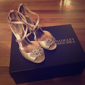 Rare Badgley Mischka Abigail Wedding Wedges